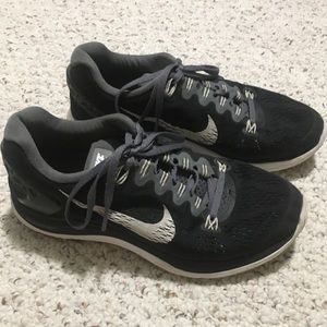 Black Nike Running Shoes